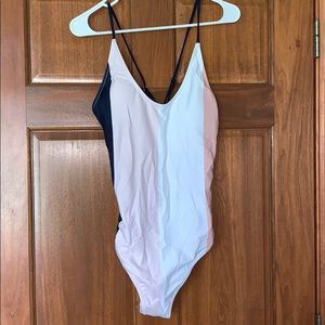 One-piece Cupshe Siwmsuit